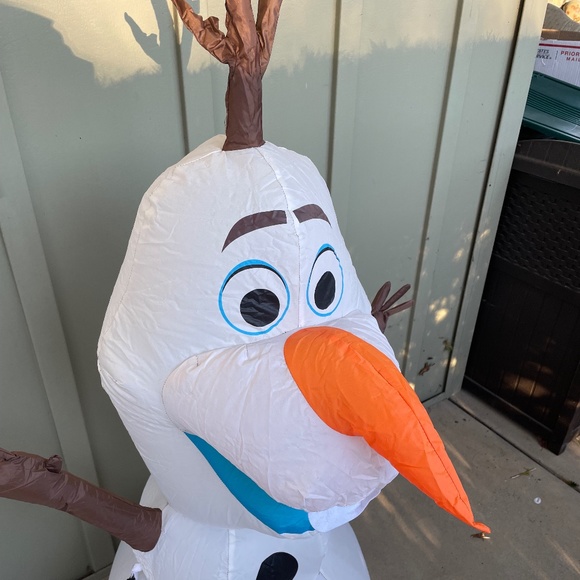 Gemmy Frozen Olaf Air Blown Inflatable Christmas Yard Decor LED Lighted 4 Ft - Picture 2 of 8